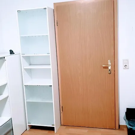 Budget In Halle With Shared Bathroom & Free Wifi *