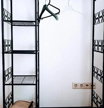 Apartment Budget In Halle With Shared Bathroom & Free Wifi Halle (Saale)