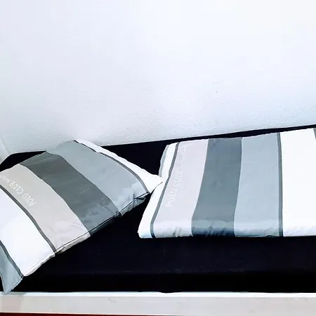 Budget In Halle With Shared Bathroom & Free Wifi * Halle (Saale)