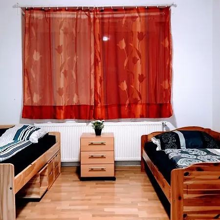 Budget In Halle With Shared Bathroom & Free Wifi * Halle (Saale)