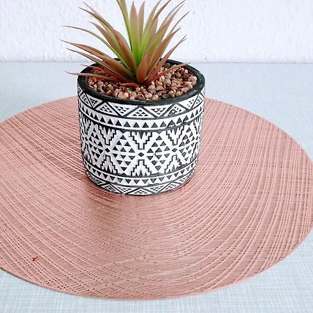 Budget In Halle With Shared Bathroom & Free Wifi *