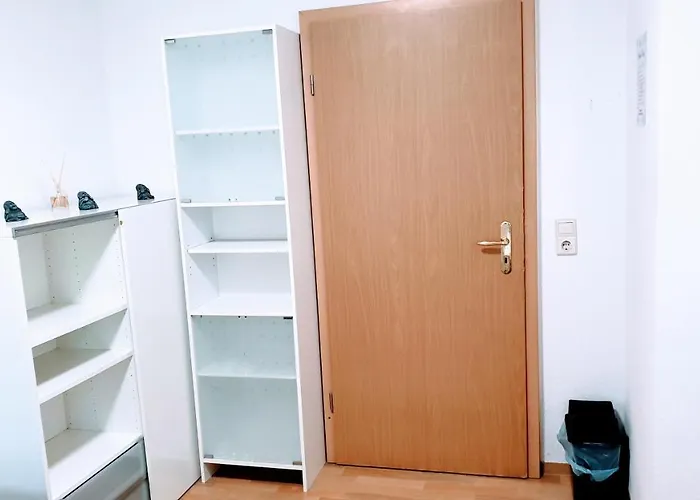 Budget In Halle With Shared Bathroom & Free Wifi *