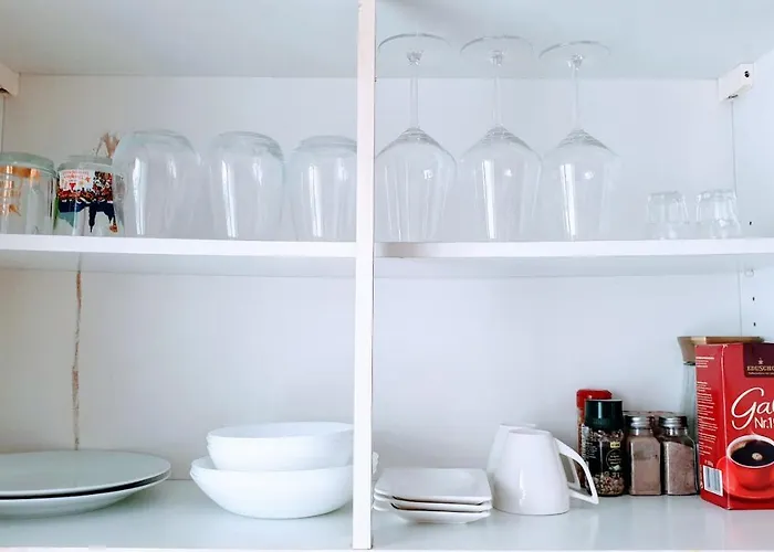 Budget In Halle With Shared Bathroom & Free Wifi *