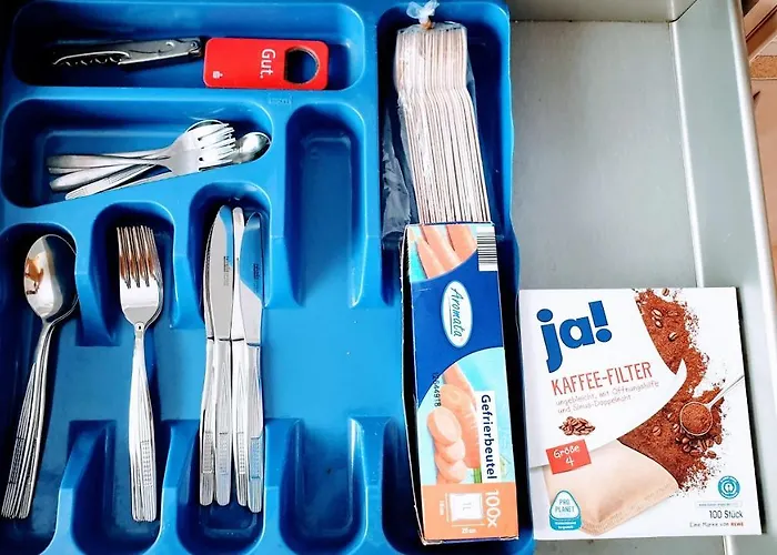 Lägenhet Budget In Halle With Shared Bathroom & Free Wifi *