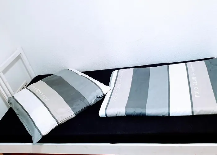 Budget In Halle With Shared Bathroom & Free Wifi * Halle (Saale)